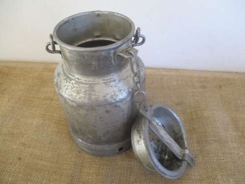 Nice Vintage One Gallon Farm Metal Cream Can               1976