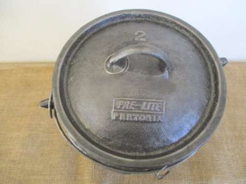 Characterful Vintage #2 Pre-Lite Pretoria 3 Legged Solid Cast Iron Potjie Pot