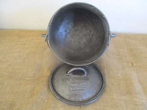 Characterful Vintage #2 Pre-Lite Pretoria 3 Legged Solid Cast Iron Potjie Pot