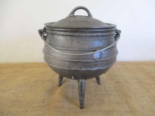 Characterful Vintage #2 Pre-Lite Pretoria 3 Legged Solid Cast Iron Potjie Pot