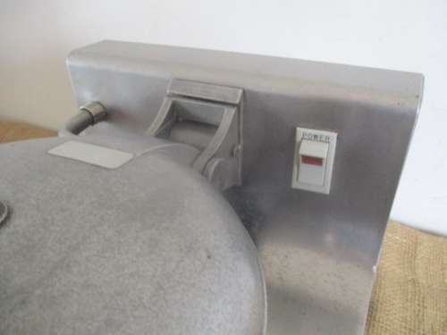 Beautiful And Popular Vintage Wells Model WB-1 Waffle Maker