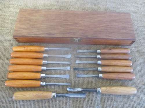 Relisted - Incredible Collection Of 13 Excellent Quality Wood Carving Knifes In Wooden Box