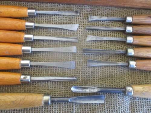 Relisted - Incredible Collection Of 13 Excellent Quality Wood Carving Knifes In Wooden Box