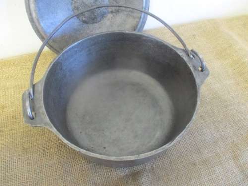 Simply The Best For Potbrood...... Real Good Size Cast Iron Flat Bottom Pot