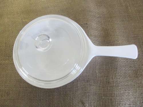 Beautiful Vintage La Marjolaine Corning Ware Spice O' Life P-82-B, 1 1/2 pint Lidded Dish     USA