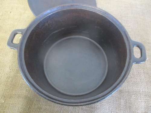 Undoubtedly The Best For Potbrood.....Nice Size Taiwan 41/2 Qt Dutch Oven Cast Iron Flat Bottom Pot