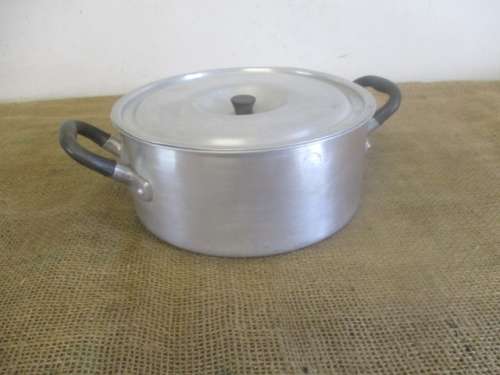 Very Rare Genuine Vintage Pure Aluminum Pyramid 54 4 Pint Lidded Pot   Made In England