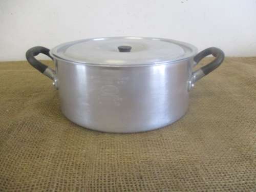 Very Rare Genuine Vintage Pure Aluminum Pyramid 54 4 Pint Lidded Pot   Made In England