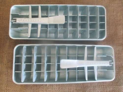 Set Of Two Excellent Vintage Aluminum Frigidaire Quickube Ice Cube Trays
