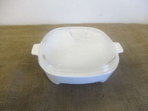 Beautiful Vintage Corning Ware MW -9 -8 Square Casserole Dish By Corning. N.Y. USA     1980's