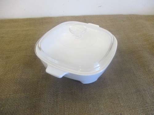Beautiful Vintage Corning Ware MW -9 -8 Square Casserole Dish By Corning. N.Y. USA     1980's