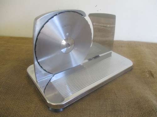 Beautiful Vintage Pineware Stainless Bread Slicer
