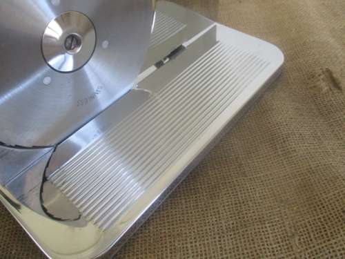 Beautiful Vintage Pineware Stainless Bread Slicer