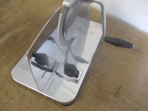 Beautiful Vintage Pineware Stainless Bread Slicer