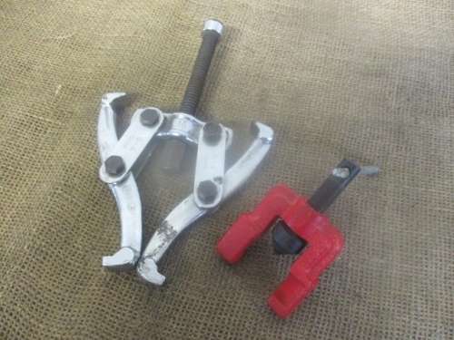 Useful Two Arm G - 4 Gear Puller And 65mm Gear Puller     Taiwan
