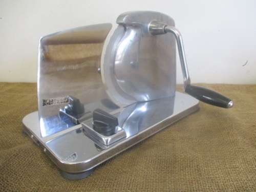 Beautiful Vintage Pineware Stainless Bread Slicer