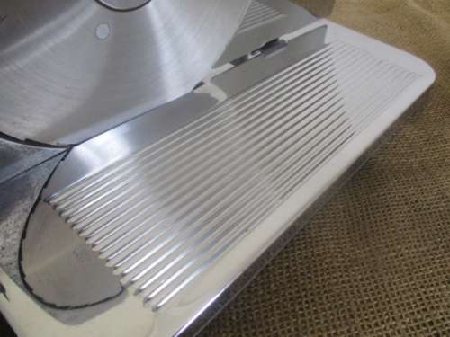 Beautiful Vintage Pineware Stainless Bread Slicer