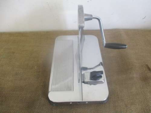 Beautiful Vintage Pineware Stainless Bread Slicer