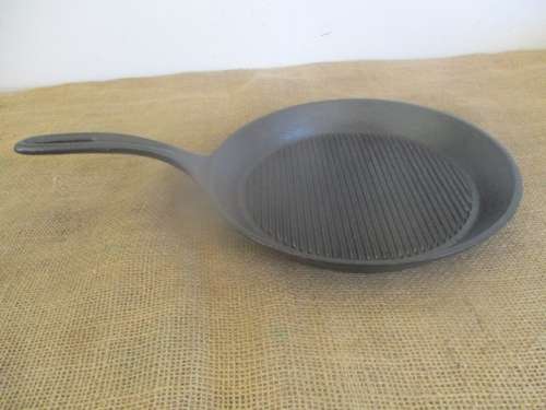 Very Beautiful 10 1/2" Cast Iron Skillet
