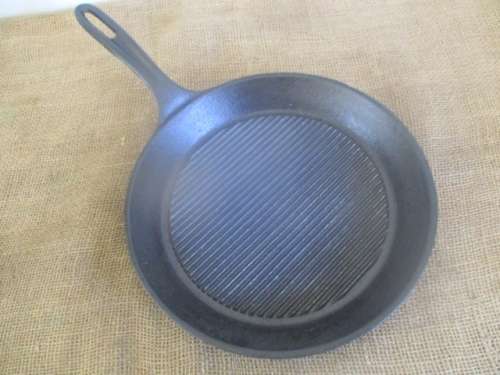 Very Beautiful 10 1/2" Cast Iron Skillet