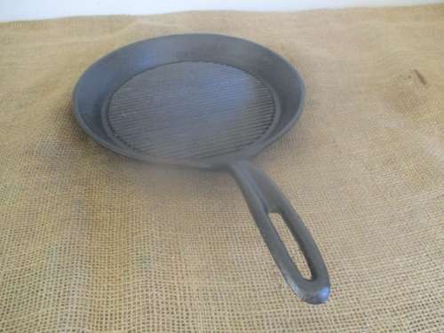 Very Beautiful 10 1/2" Cast Iron Skillet