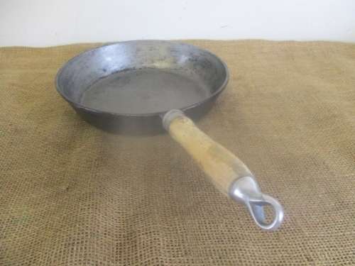 Very Nice Vintage Cast Iron Skillet