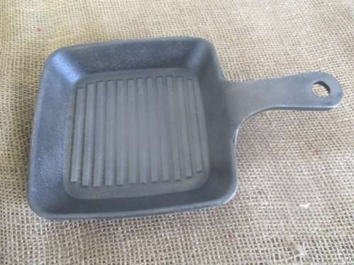 For The Single Camper........Very Cute Little Cast Iron Skillet