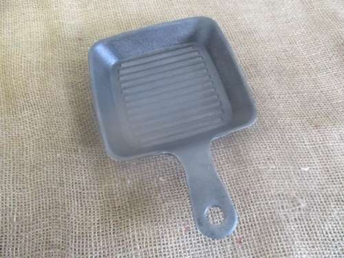 For The Single Camper........Very Cute Little Cast Iron Skillet