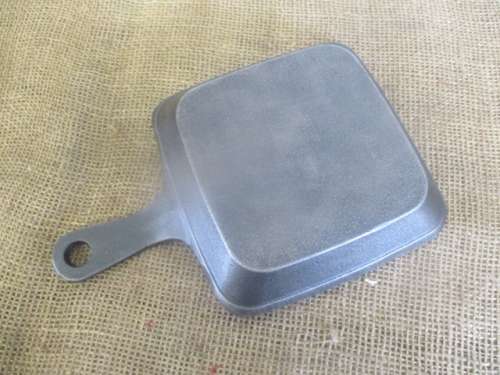 For The Single Camper........Very Cute Little Cast Iron Skillet