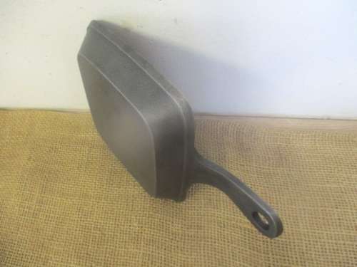 For The Single Camper........Very Cute Little Cast Iron Skillet