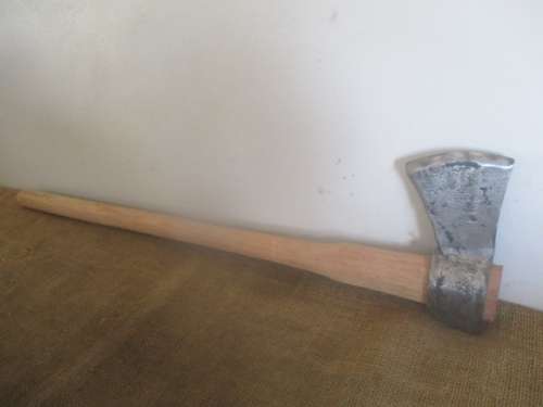 For Sarel's Bid Only - Solid Steel Vintage 4lb Wood Spliting Axe