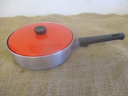 From Yesteryears Kitchen.....Beautiful Vintage Aluminum 4-Egg Poacher Pan    Complete    Mid 1900's