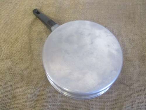 From Yesteryears Kitchen.....Beautiful Vintage Aluminum 4-Egg Poacher Pan    Complete    Mid 1900's