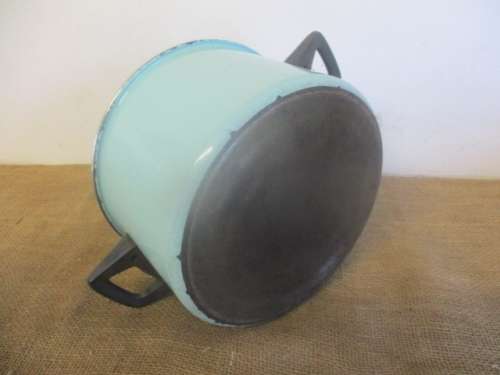 Beautiful Vintage Old Fashioned Enamel Pot In Lovley Turquoise Colour