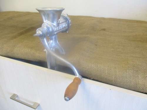 Excellent And Complete Vintage Cast Iron No 5 Husqvarna Reliance Meat Mincer      Made In Sweden