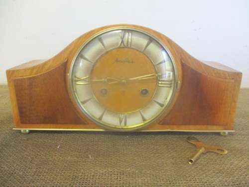 So Cute And Adorable....This Lovely Vintage Muller Schlenker 8 Mantle Clock With Winding Up Key