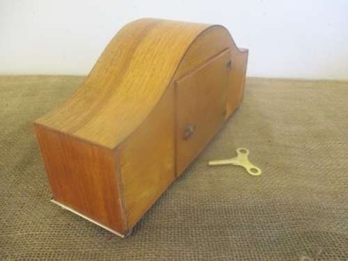 So Cute And Adorable....This Lovely Vintage Muller Schlenker 8 Mantle Clock With Winding Up Key