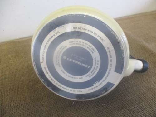 Very Nice Le Creuset Enamel Coating 1.25 US Quarts / 1.1 Litres Whistling Kettle