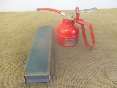 Old Lucky Silicon Carbide Double Sided Sharpening Stone In Original Packaging And With Oil Can