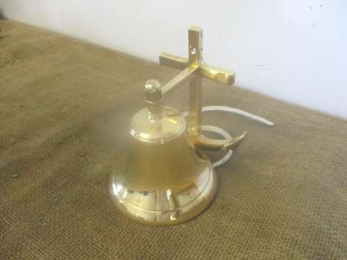 Bid For Koos Only - Give Your Guests A Warm Welcome...Beautiful Solid Brass Wall Hanging Ships