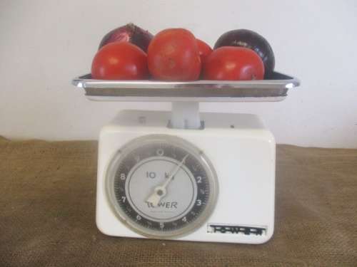 Beautiful Vintage Metal Tower 10Kg Kitchen Scale               Made In W.Germany