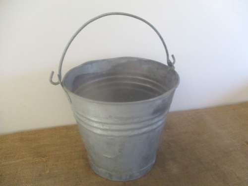 A Lovely Vintage 30liter Heavy Duty Gauge Galvanized Metal Milk Bucket