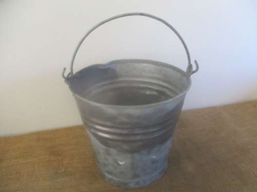 A Lovely Vintage 30liter Heavy Duty Gauge Galvanized Metal Milk Bucket