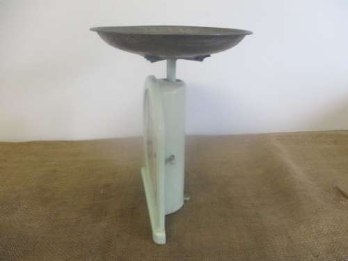 Relisted - Smart Looking And Elegent Vintage Metal No 34 Salter 20lb By 1oz Scale