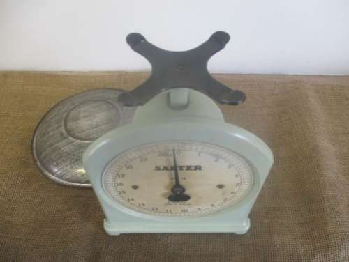 Relisted - Smart Looking And Elegent Vintage Metal No 34 Salter 20lb By 1oz Scale