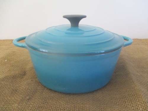 Beautiful Enamel Cast Iron Pot In Lovley Turquoise Colour