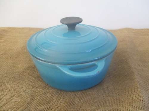 Beautiful Enamel Cast Iron Pot In Lovley Turquoise Colour