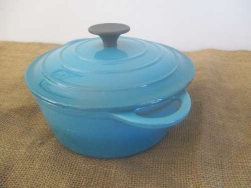 Beautiful Enamel Cast Iron Pot In Lovley Turquoise Colour