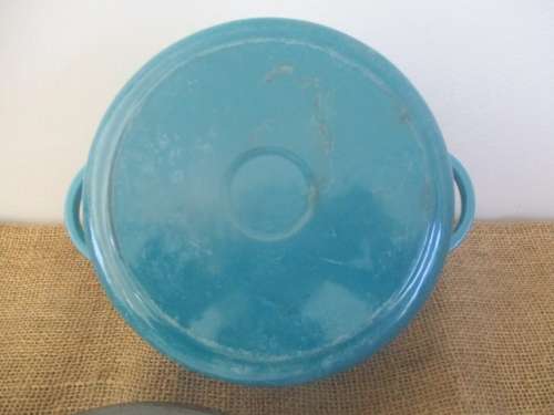 Beautiful Enamel Cast Iron Pot In Lovley Turquoise Colour