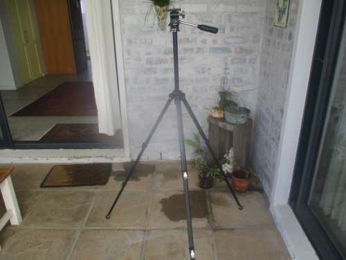Nice Vivitar No 911 Portable Aluminum Tripod